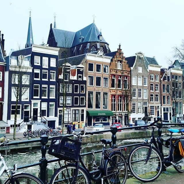 QueerlyNomadic's tweet photo. Just around the corner from the skaters, more water than ice 😛 
#amsterdam #ijs #natuurijs #dutchlife #canals #springiscoming https://t.co/iqfBhlFjdr https://t.co/Qrug0Dz3s6