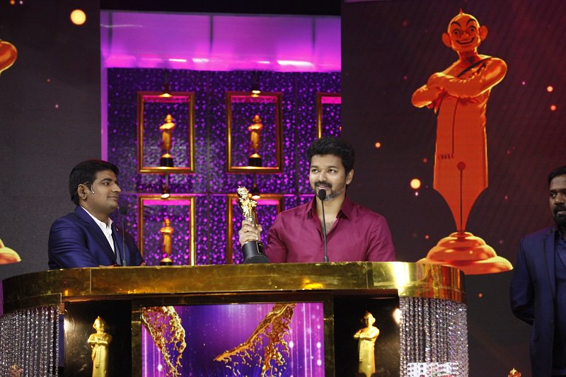 ActorVijayFP's tweet photo. #Thalapathy #Vijay , #BestActor2017 for #Mersal !!
#VikatanCinemaAwards @vikatan @CinemaVikatan https://t.co/ZJ09Pvpn3t