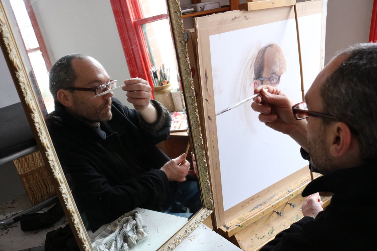 ThieJalloo's tweet image. Photographed artist @Serec_Fourmyle today as he worked in his studio on a self-portrait:
#selfportrait #portrait #art #artist