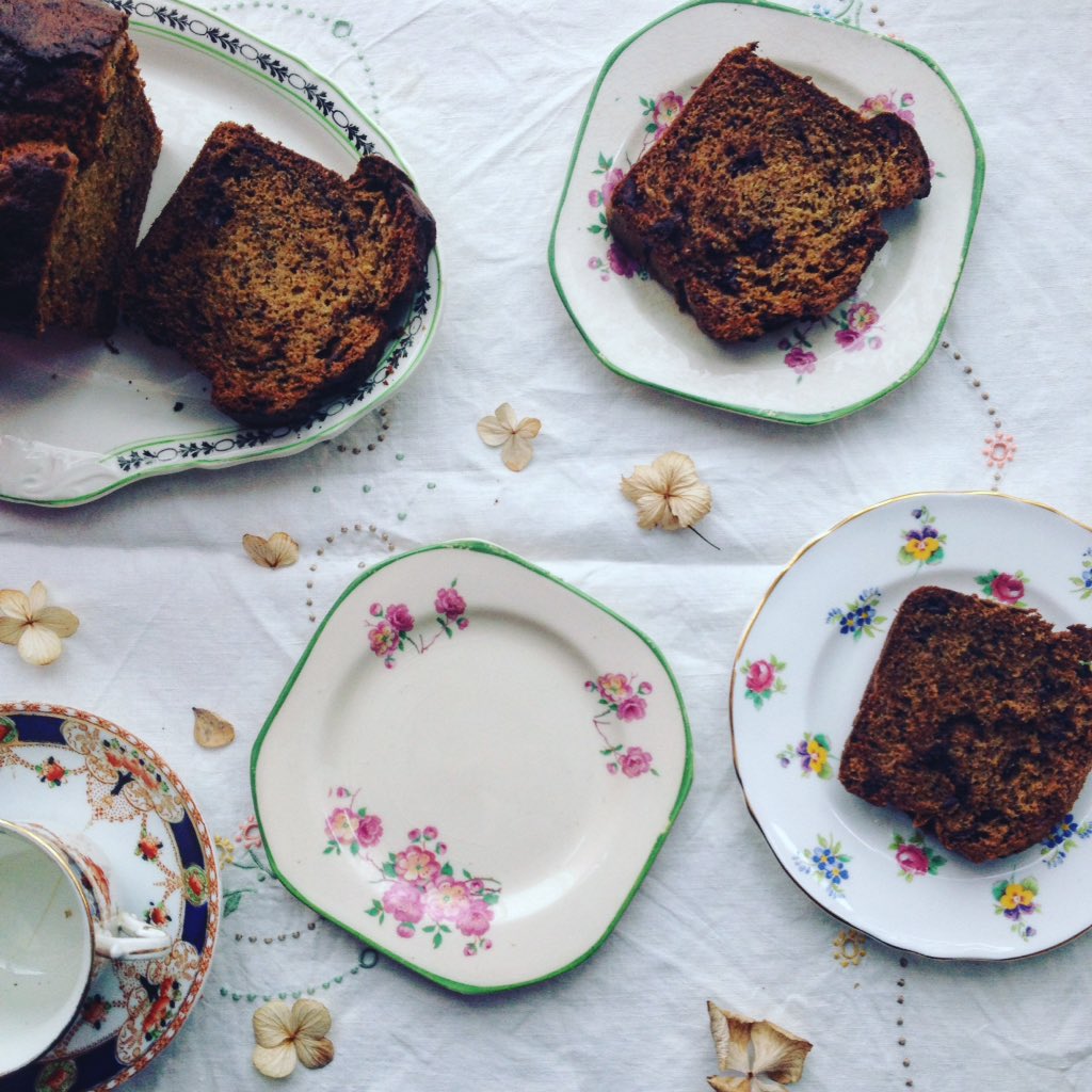 bymeeni's tweet photo. Definitely a day for some comfort food. This is one of my go to cakes, a banana and chocolate loaf #comfortfood #homebaking #nestandcreate https://t.co/OVKmZTAV5I