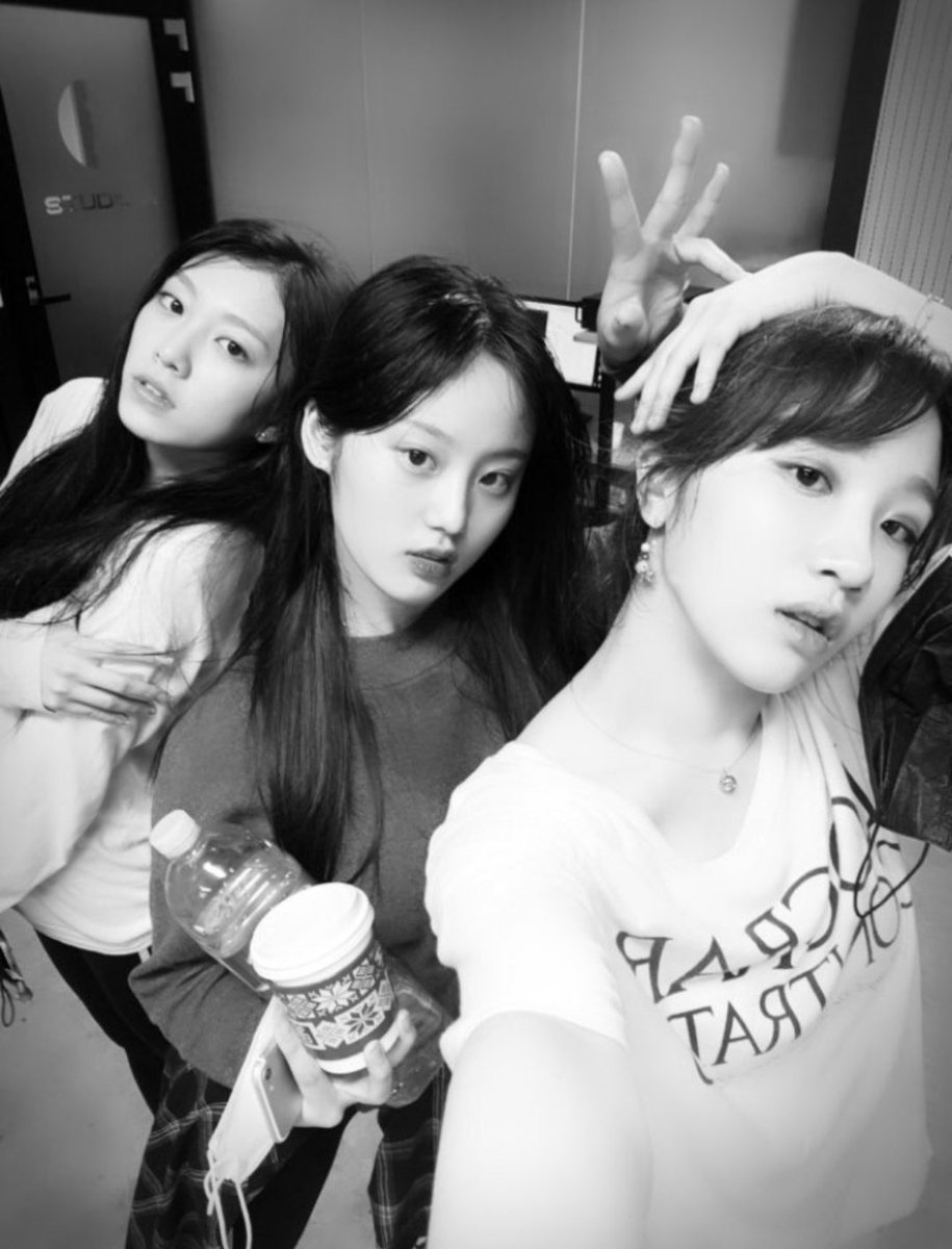 180304 Chun Jane updated IG story: 

Suji, Jane, Euna Kim

#TheArk #디아크 
#TheUnit #UNI_T