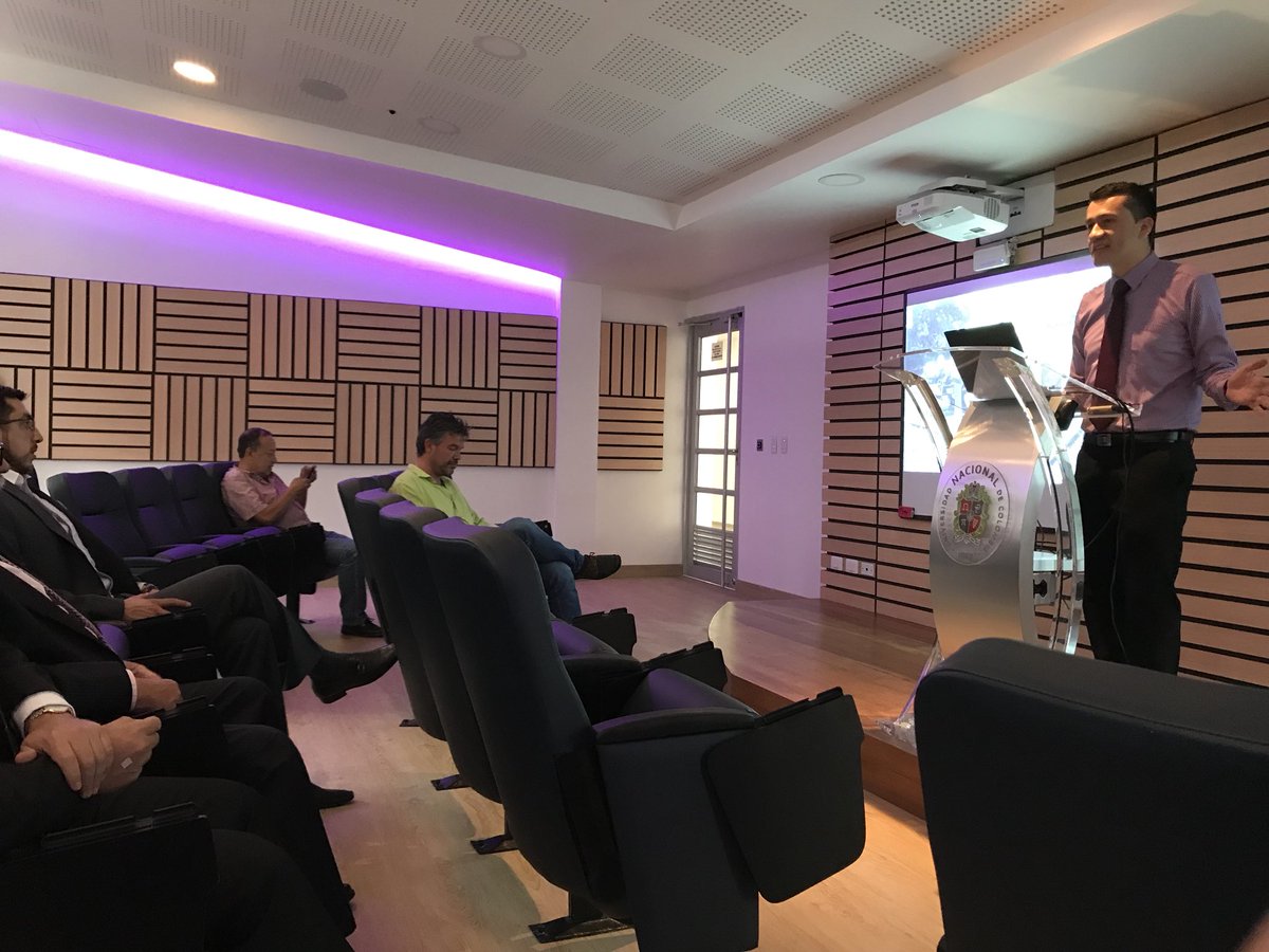 yobenj1's tweet photo. “El aula del futuro” así se puede definir a la nueva sala de posgrados de la @fadmonUN en @unmanizales Demostrando que la universidad pública puede tener espacios de primera. Manizales dando el ejemplo. #orgulloUN @UNColombia  @MantillaIgnacio @jmcastanom @GermanAlbeiroC3 https://t.co/knrqnobydh