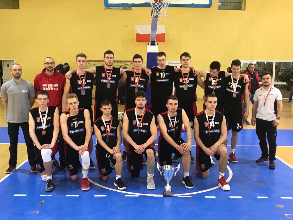 WKK_Wroclaw's tweet photo. Srebrne chłopaki 🥈
#u20pl https://t.co/He8M5MfTJt