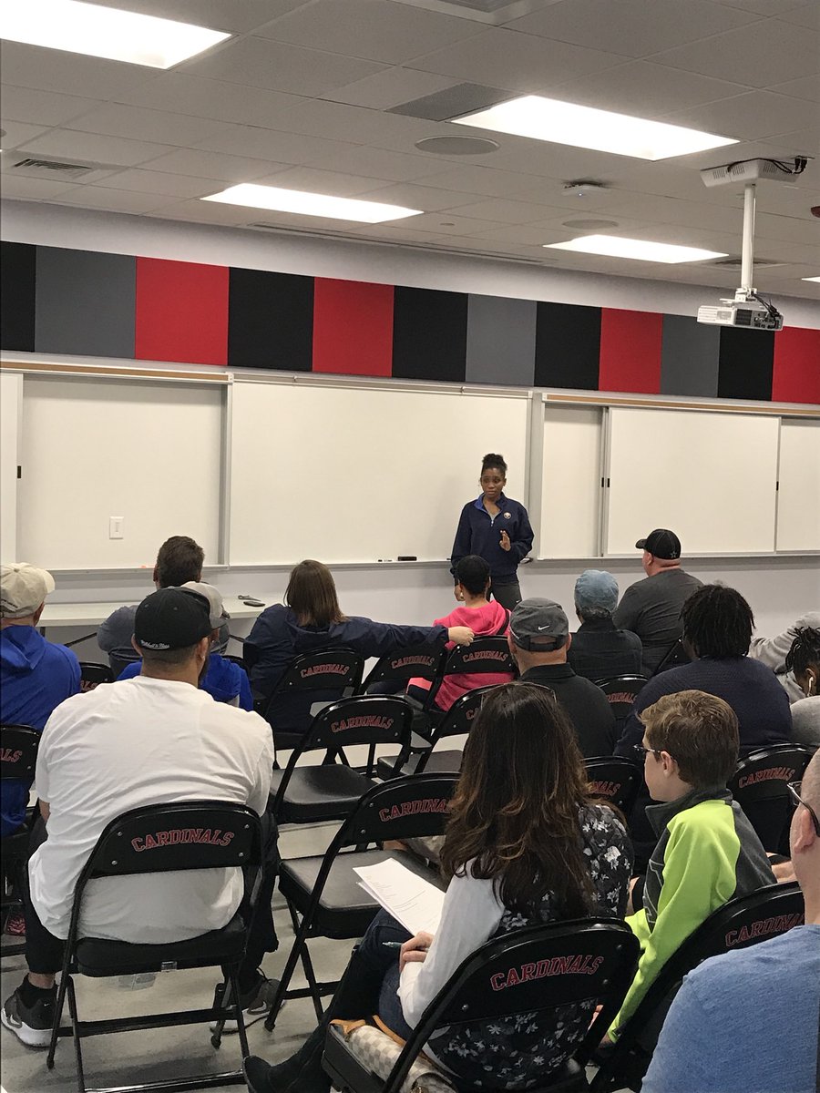 TXFBShowcase's tweet photo. Parents get coached too! Academics are key in the recruiting process 📚#TestCompeteShowcase https://t.co/JYvTeuPd7U