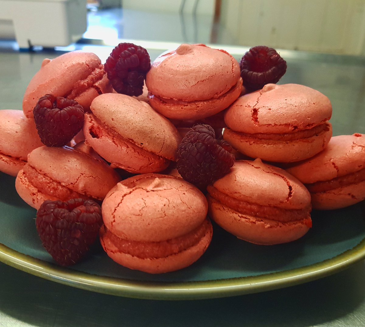 mrtomroberts's tweet photo. Raspberry macaroons @sweeney_hall #afternoon #teas #yum #food #foodie #food #foodporn #oswestry #shropshire #follow #rt https://t.co/WWrsr95gOw