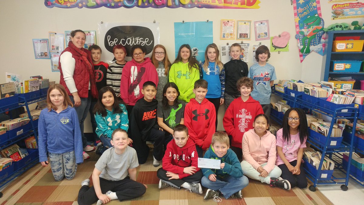 CrystalCoAmber's tweet photo. These 4th graders are so excited for their trip to St. Paul where they'll get to have a night at the Science Museum, Como Zoo, and the State Capitol to visit with our legislatures! Thank you #CrystalSugarCo for the $250 donation. https://t.co/Ugf2POaBf1