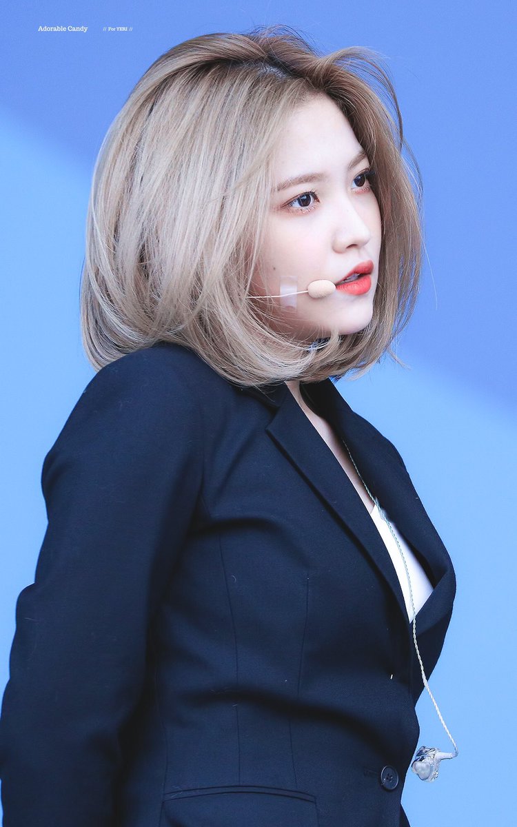 kpophairs's tweet photo. happy birthday to our princess of england and korea 💜 #HappyYeriDay https://t.co/LotdUbjFfU