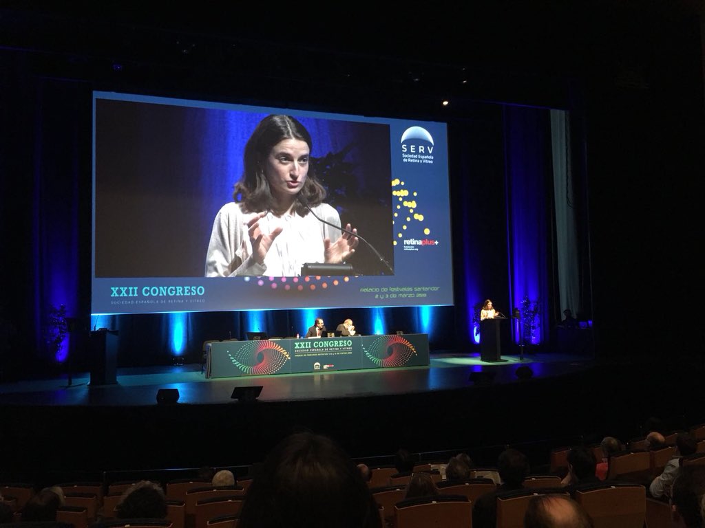 sarallog's tweet photo. #SERV2018. Un auténtico honor haber participado como ponente dando visibilidad a la terapia génica en DMAE. Orgullosa y agradecida a mis compañeros de @ClinicaNavarra (Dr García Layana, Dr Recalde y Dra Hernández). Muchas gracias @RetinaSERV. https://t.co/YNgZWEmRhy