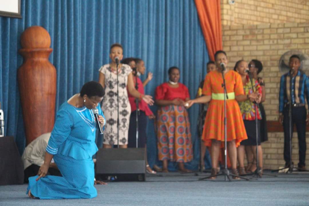 Grace_Mahikeng's tweet photo. When we engage with our God through praise and worship everything stops! We humble ourselves before him because he is our God who created the heavens and the earth, the Alfa and Omega, our covenant keeping God. #30YearsOfGrace #PreparationForChange https://t.co/OgyGtpdzMS