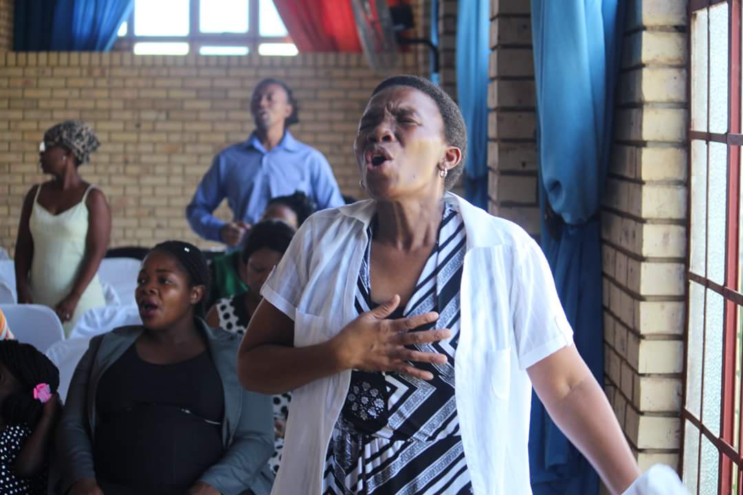 Grace_Mahikeng's tweet photo. When we engage with our God through praise and worship everything stops! We humble ourselves before him because he is our God who created the heavens and the earth, the Alfa and Omega, our covenant keeping God. #30YearsOfGrace #PreparationForChange https://t.co/OgyGtpdzMS