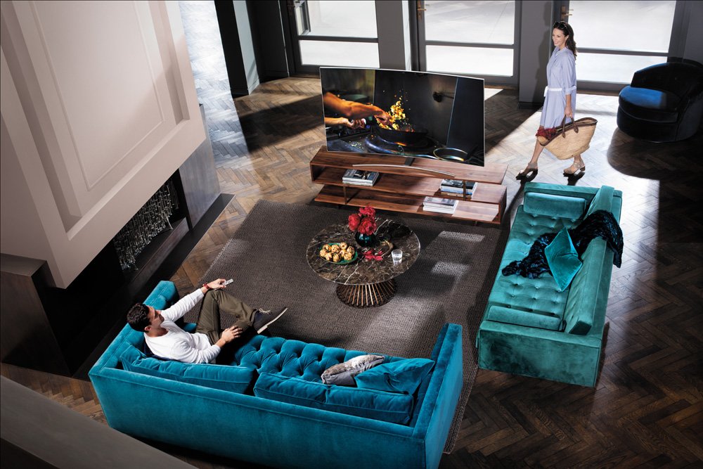 hifivision_de's tweet photo. Perfekte Bildwiedergabe und auch im ausgeschalteten Zustand ein vielseitiges Schmuckstück. Nächste Woche Mittwoch stellen wir den @SamsungDE QE55Q8C in einer neuen Ausgabe #HiFiVision 10/18 auf die Probe! https://t.co/g3RC4cpKVx