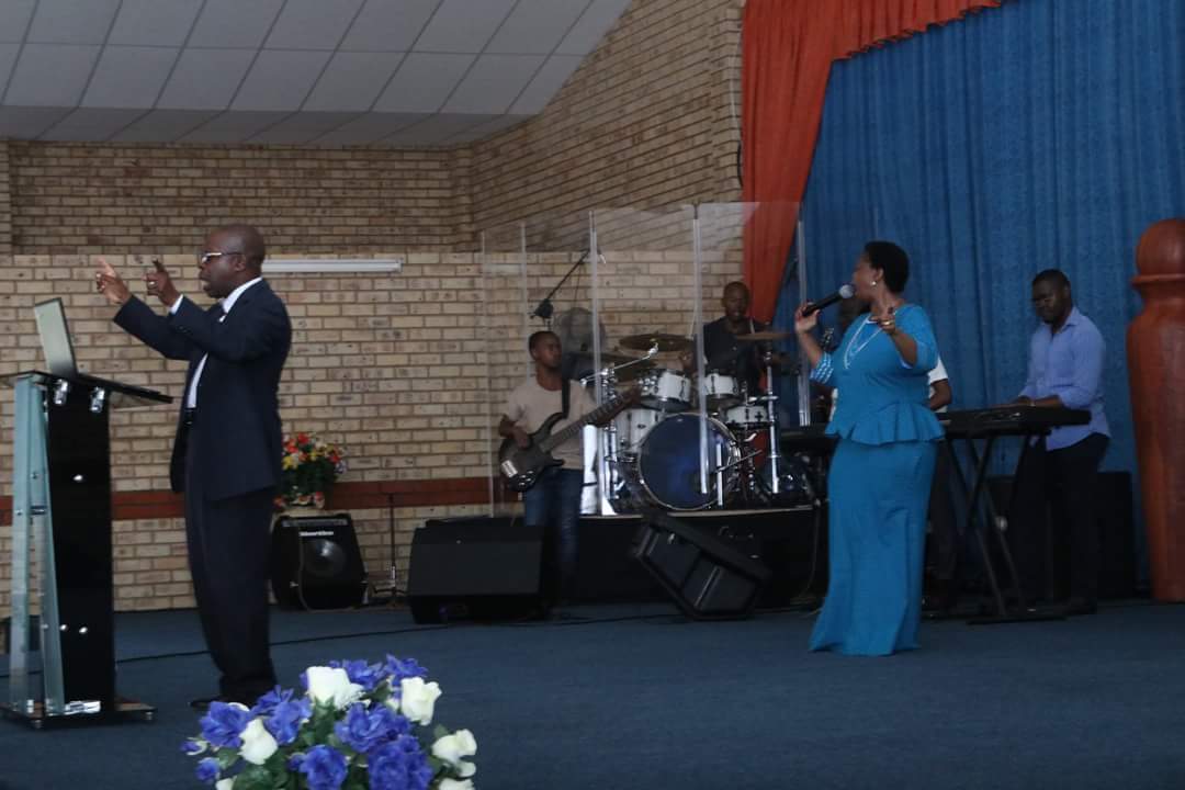 Grace_Mahikeng's tweet photo. This is some of our moments during praise and worship earlier today, in short we are a God fearing church. #30YearsOfGrace #PreparationForChange https://t.co/Cygkao7z71