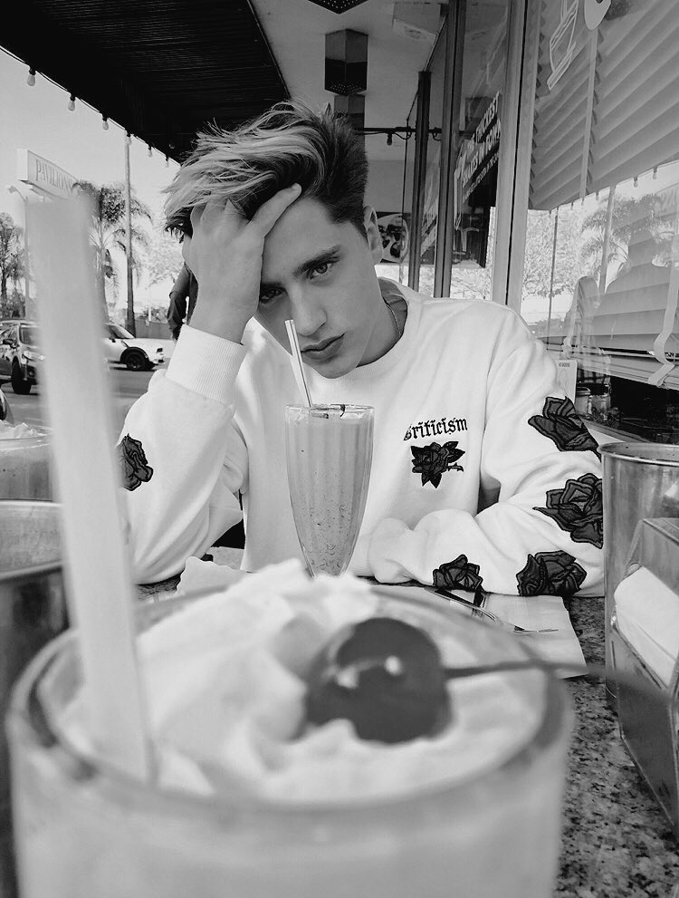itsjustinxz's tweet photo. https://t.co/ZgDFP0y9Xj