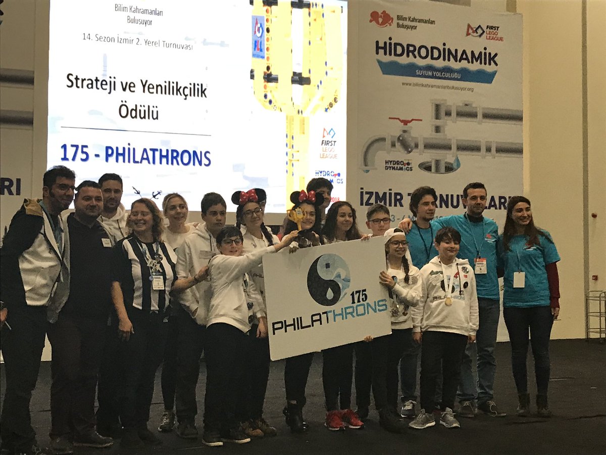 FLL İzmir Turnuvalarının ikinci gününde Bahçeşehir Koleji Parkorman Kampüsümüzden PHILATHRONS takımı “Strateji ve Yenilikçilik” ödülü ile onurlandırıldı!