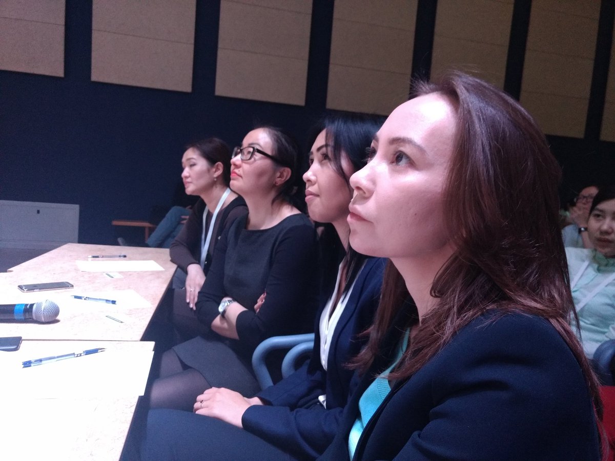 gijnRu's tweet photo. #Дата-хакатон в Бишкеке, @MyAUCA: волнующий момент в ожидании награждения победителей
С @anastasiajourno, @internewskg, @SorosKyrgyzstan
#hackpoverty #взломайбедность https://t.co/ciCK2NqiQw