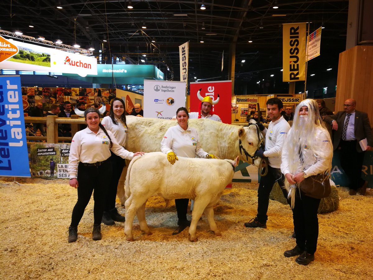bfc_region's tweet photo. Et auj. (04/03), ds le cadre de la grande journée de clôture du #SIA2018, les élèves du @lyceegranvelle (Dannemarie-sur-Crête, 25, 3ème place) et du #LEGTA de #Challuy (58) étaient engagés dans le Trophée National des Lycées Agricoles (#TLNA2018) ! Félicitations ! https://t.co/ZRqb8mymRh