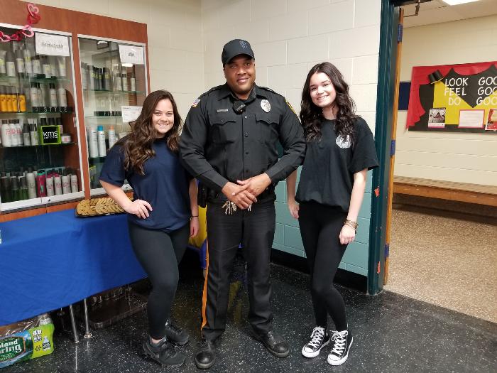 GCITCheetahs's tweet photo. SkillsUSA Shows Appreciation to Law Enforcement in County - Hosts Stress Free Day https://t.co/2RQ1x1iN8Q https://t.co/gI3P8ChWLy
