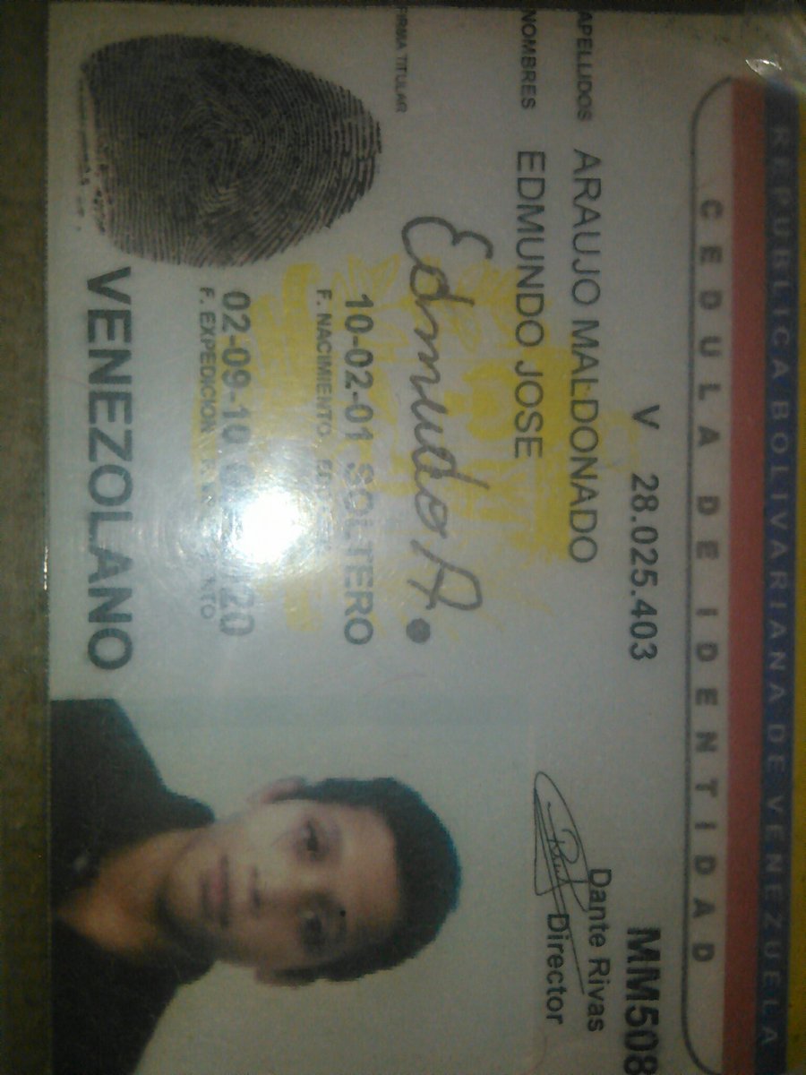 29Marcial's tweet photo. @MARACAYACTIVA Por favor ayudemos a encontrar al portador de esta cédula, sabemos lo difícil q está gestionar este tipo de Documentos https://t.co/cYGnFzovzh
