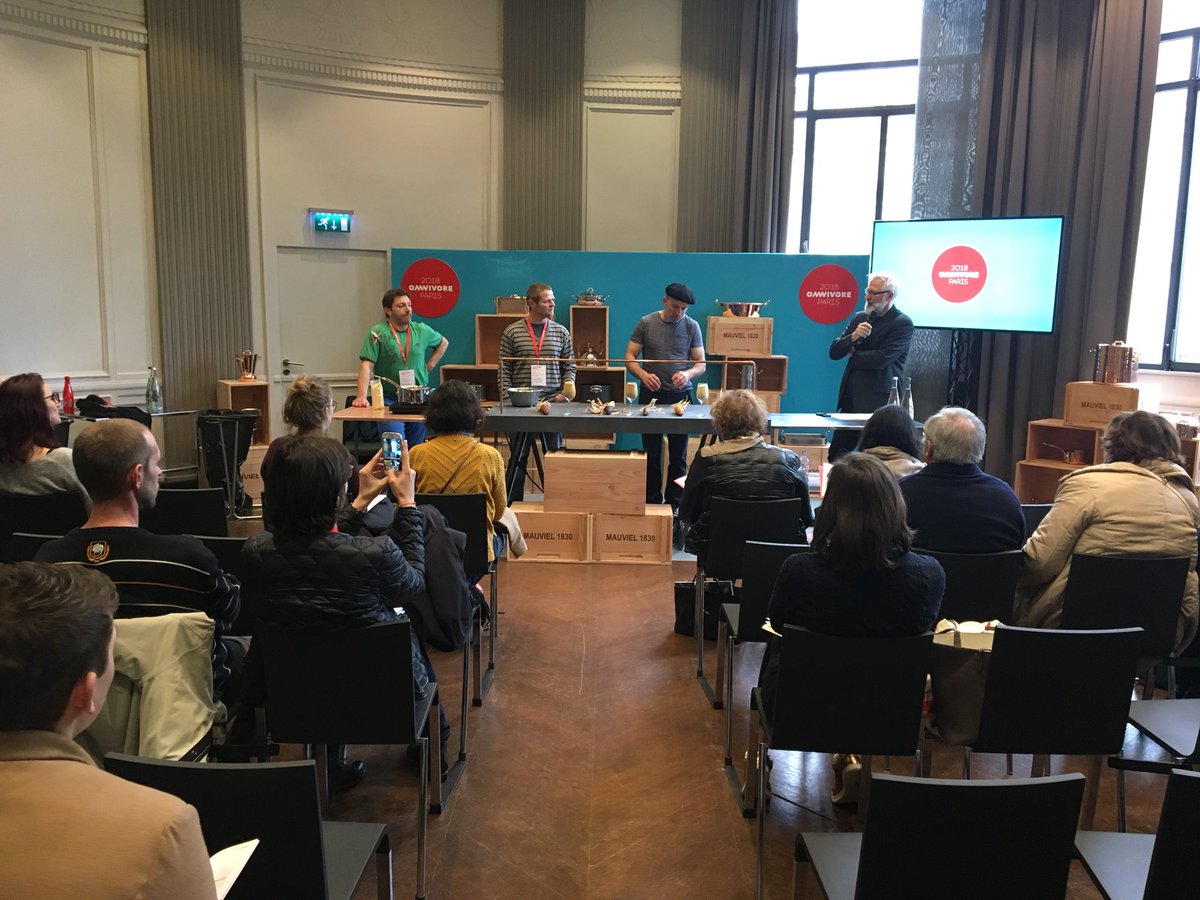 peppalau's tweet photo. Pagesos i oficis artesans #sceneartisan #OmnivoreParis Jon Harlouchet, agricultor basc, recuperant el cultiu de blat de moro autòcton @OmnivoreWorld https://t.co/JdbXwLZIIH