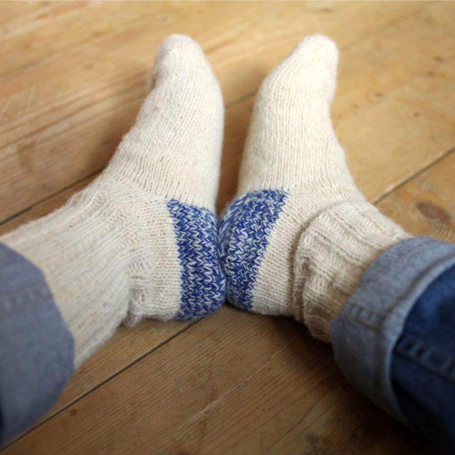 Ciorapi lana naturala, tricotati manual / Twitter