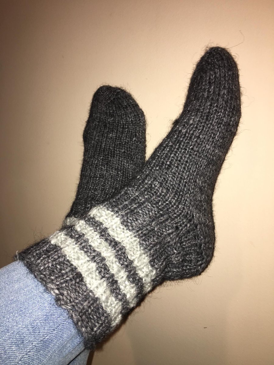 Ciorapi lana naturala, tricotati manual / Twitter