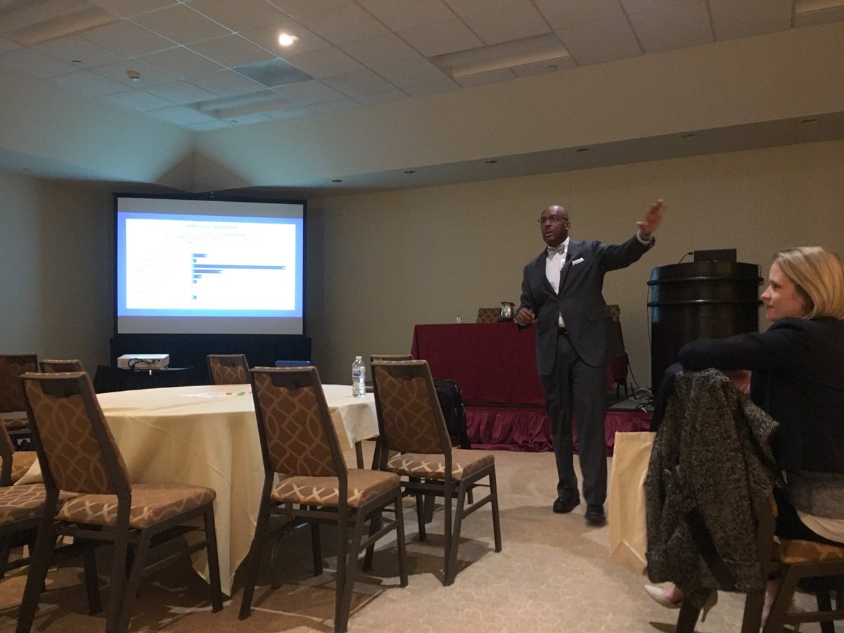 NASPA_CCD's tweet photo. Keynote Speaker for the CCI, Dr. Dhanfu Elston, speaking on retention, progression, and graduation for Community Colleges! #naspa18 #cci18 https://t.co/8GHeGiOSCC