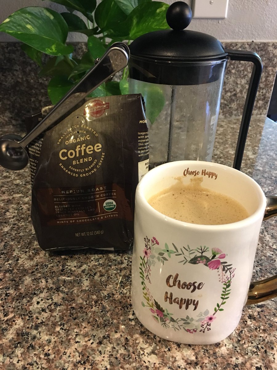 fitchictribe's tweet photo. Kick highly processed, sugary #coffee to the curb. #Organic, #lowacid, infused with #minerals, #coconutoil and green tea, an tested for #mold and #heavymetals👍). 

Blend coffee, almond milk, 1T of full fat coconut milk in the Vitamix for a super frothy and delicious cup!☕️ https://t.co/LxZsQaSlDJ