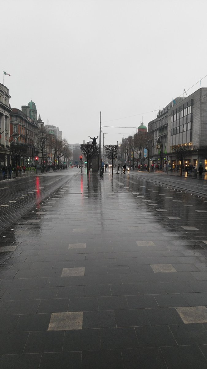 OldeEire's tweet photo. Weather has been upgraded to bleedin miserable in Dublin city centre. https://t.co/lin2OAnMpW