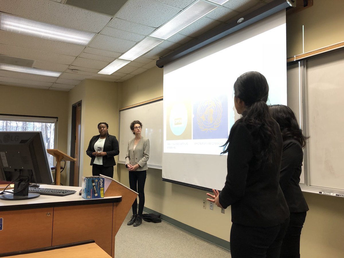 WesternHSSA's tweet photo. Team 2 looked at Health system resilience through a systems based approach at the #2018HealthCareChallenge @WesternU https://t.co/uXaxF0b4H5