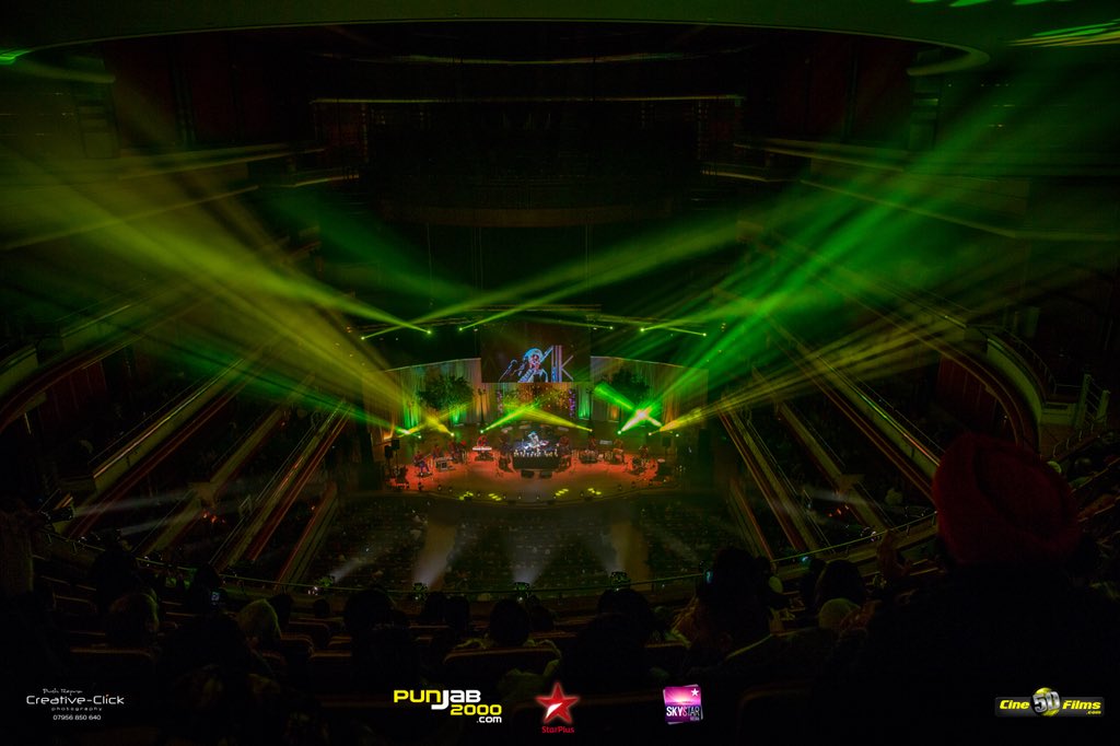 SufiSartaaj's tweet photo. Last Night #Birmingham was just #Phenomenal💓Thank u so much for this #Love Now on the way to #Leicester performing today 7:pm at #DeMontfortHall #SartaajLive🎼 #UKTour🇬🇧 @SkyStarMedia @STARTVUK @ThisIsSunrise @PardesiPhoto @Punjab2000music @diamondweds @PSS_london @BritAsiaTV https://t.co/4lAuVV917G