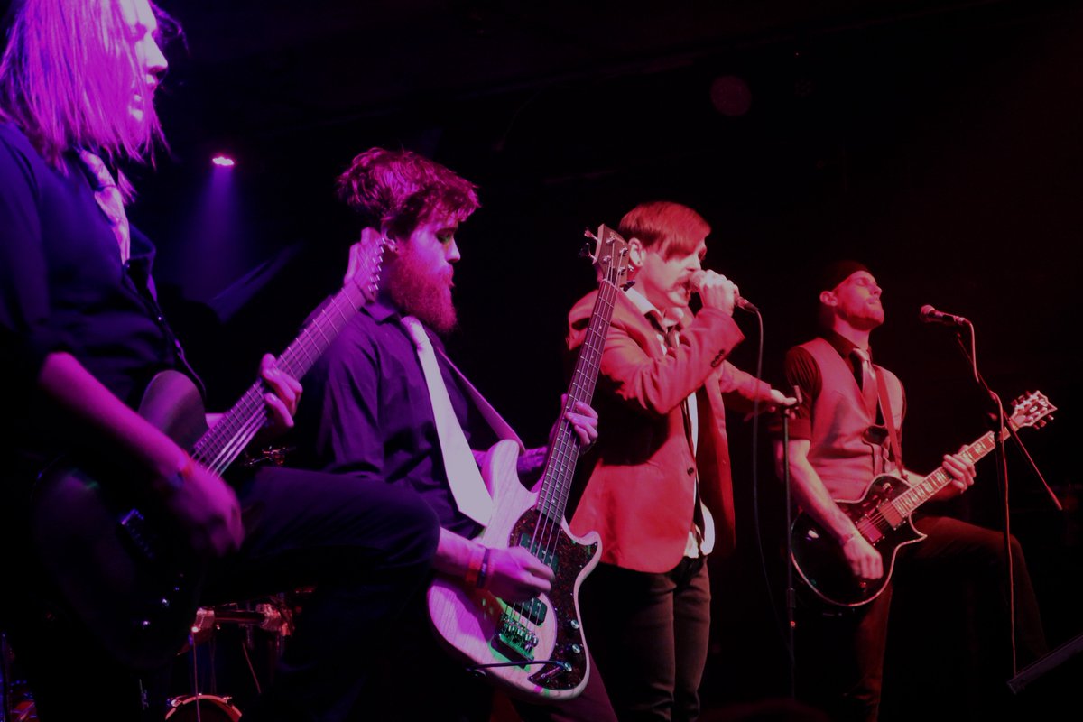 TheEndlessLine1's tweet photo. Awesome time last night! Huge shout out to @STUDIOSLIVE, @makeoutofficial and @iconforhire for letting us help put on a great show! https://t.co/LolQxLJQDa