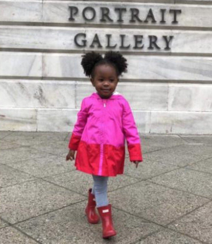 MichelleObamaSt's tweet photo. "I’m also thinking about all of the young people, particularly girls and girls of  color, who, in years ahead, will come to this place and they will look up and they will see an image of someone who looks like them hanging on the wall of this great American institution."- M. O. https://t.co/39YIVwdLTg