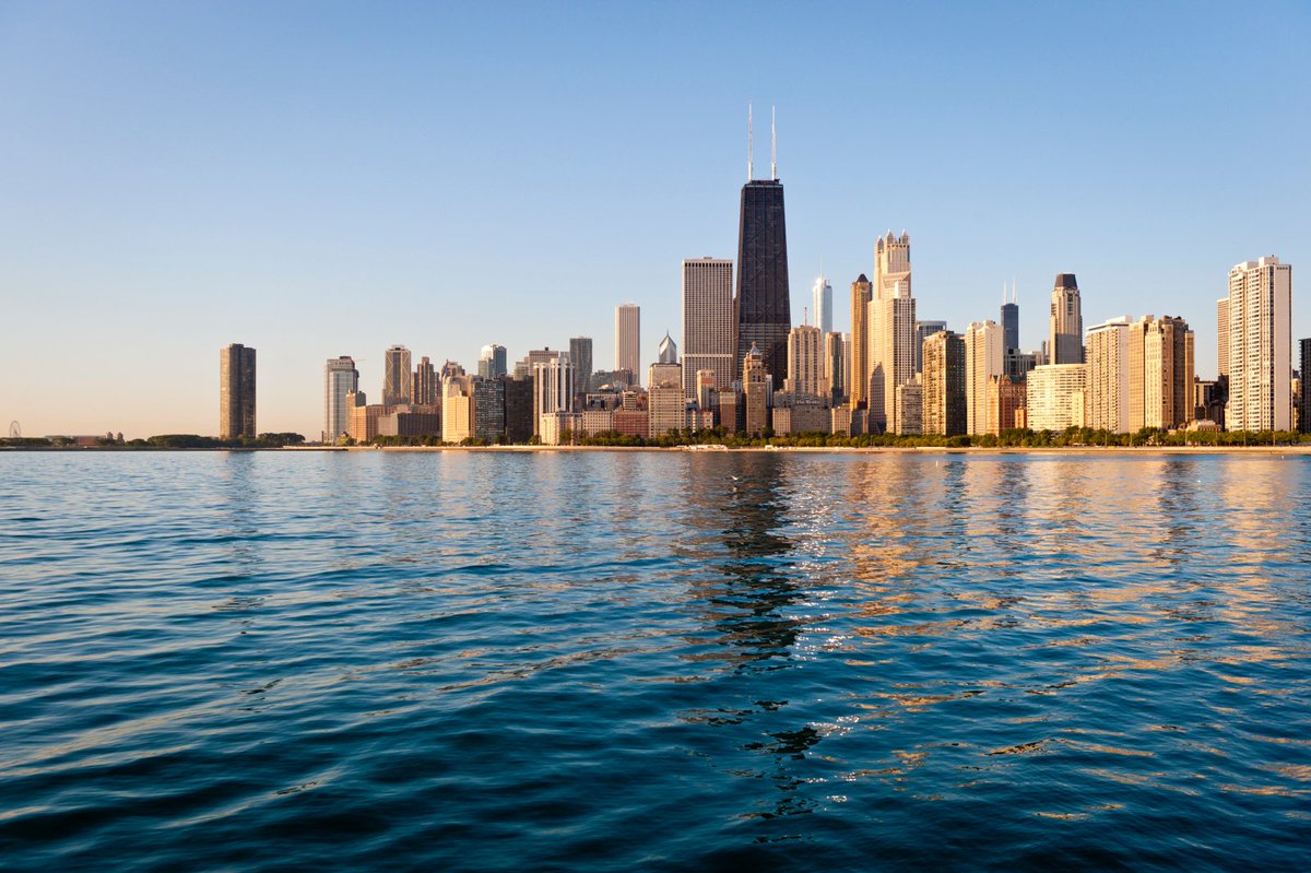 MayorRahm's tweet photo. Happy birthday, Chicago! 181 years of growth and progress are just the beginning. #HappyBirthdayChicago 🎂 https://t.co/AhJZu5RU64