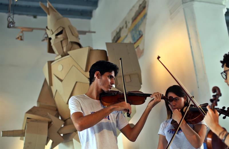 Estudio Universitario: A los músicos les resulta más fácil tomar decisiones, según un estudio | Público dlvr.it/QJhml0