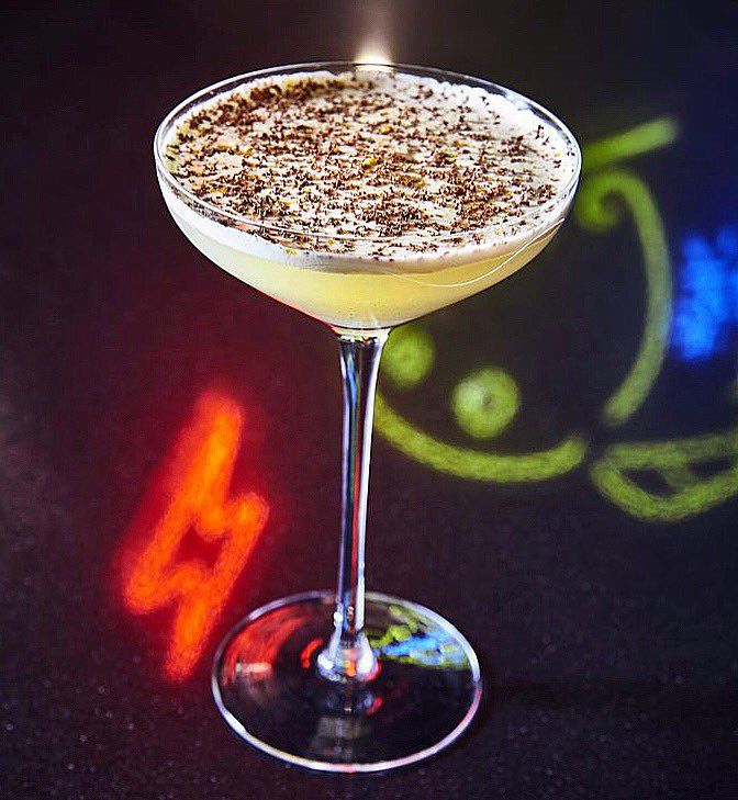 CircusXO's tweet photo. Who said that desserts were not drunk?? 😵😵 Taste our liquid orange pie!! 🍰 Delicious🤤🤤 #circusxo #streetxo #streetxolondon #mayfair #london #uk #londonbars #bartender #bartenderlife #barman #barmaid #cocktailbar #cocktails #pie #yummy #tasty #londonrestaurants #foodporn https://t.co/KVxEPh8zI9