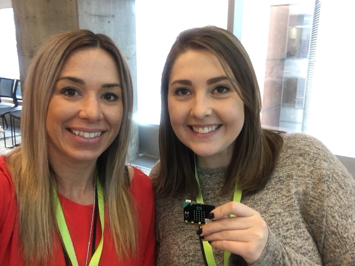 mmelee5's tweet photo. So lucky to have @lisaannefloyd at our #CanCodeToLearn summit session in #Montreal! Learning so much from her 😊 ! #FCLEdu #microbit #cancode #computationallearning https://t.co/KGsDDThNyk