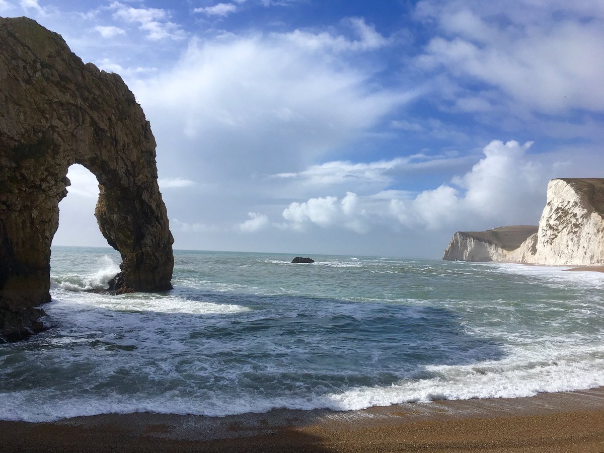 seag1rl's tweet photo. On my way home from Dorchester I made a detour to Durdle Door.... https://t.co/7WaZIOzGh4