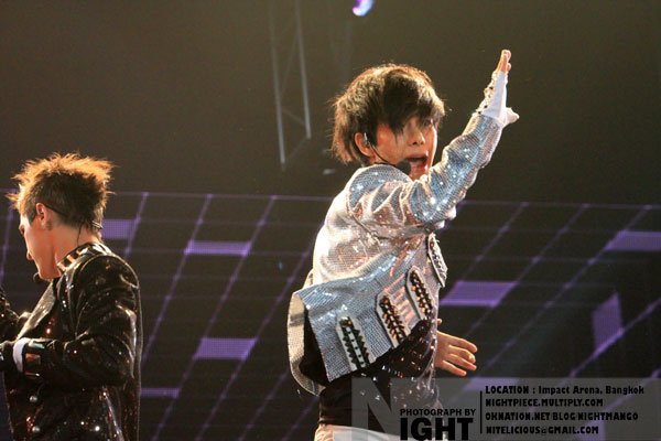 จากดูคลิปในคอน THIS IS IT  Michael Jackson’s The Concert เมื่อ 2553 พอไปตามเจอรูปชัดๆแล้ว อมกๆๆๆ มีความผัวมากเท่ห์มาก น้องอยากได้😂😗😂 อยากให้คอนเดียวเต้นยับแบบนี้พอมั้ยเฮียย😅😅
📷cr: IGHT 
#เป๊กผลิตโชค 
#PeckPalitchoke 
#PeckPalitchokeFirstDate