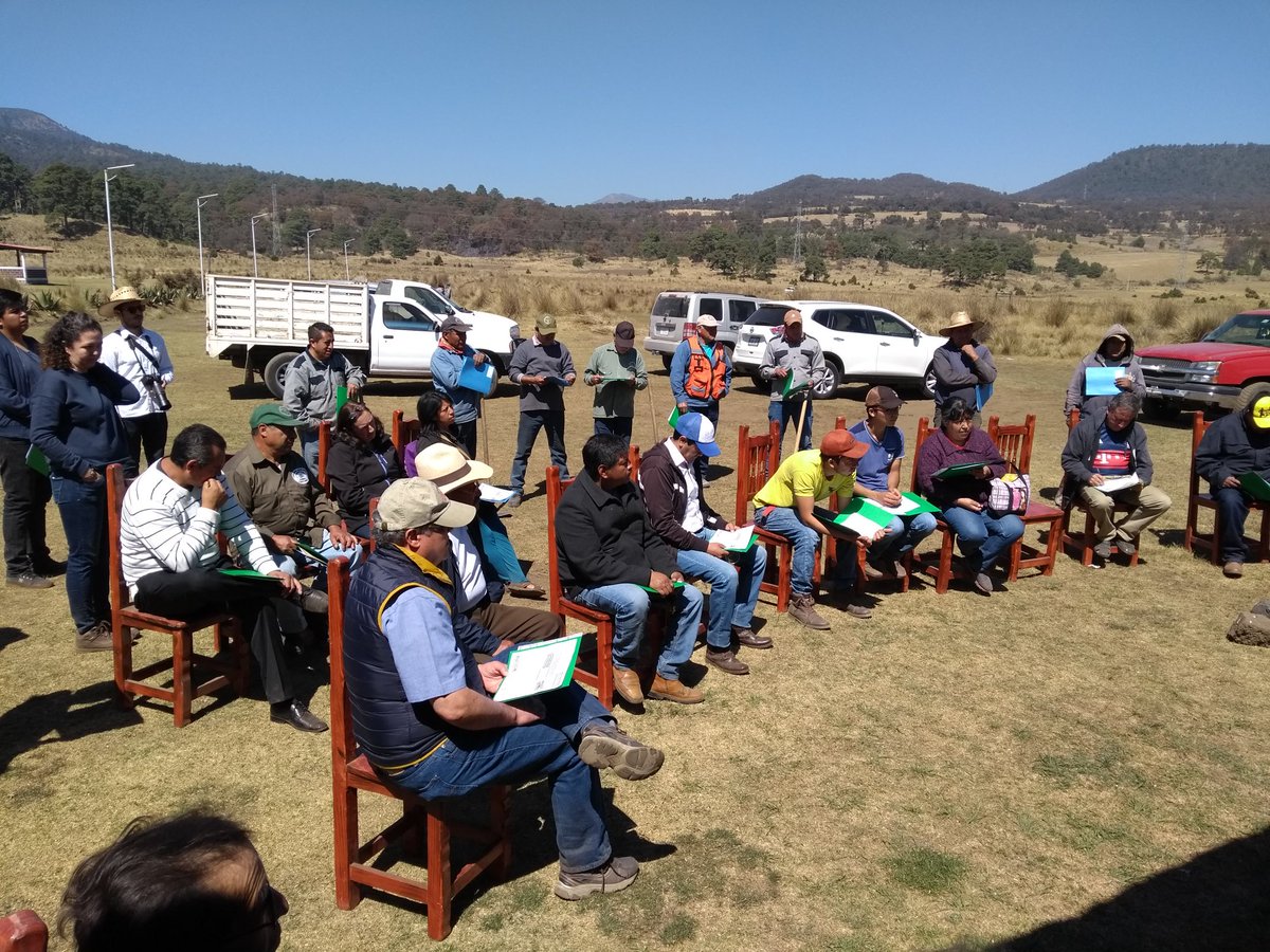 jecastelan's tweet photo. En la Comunidad de Topilejo trabajando con productores locales: Reconversión Productiva, Mejores Prácticas, Cultivos Alternativos. Iniciativa para la Conservación de los Servicios Hidrológicos en el #SueloDeConservacion  @Mexico_TNC Por el Agua de la #CDMX @SEDEMA_CDMX https://t.co/ohxC17dUSv