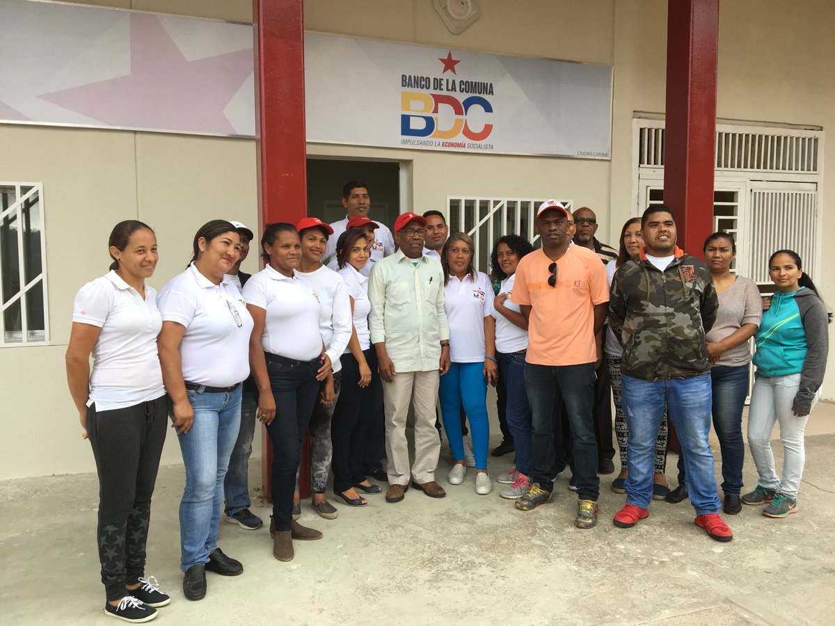 FidelVsquezPSUV's tweet photo. Continuamos la jornada con la inspección al Banco Comunal de Ciudad Caribia, una obra que dentro de poco estará al servicio de la comunidad potenciando nuevas estructuras de financiamiento para el desarrollo de un nuevo modelo económico propuesto por el Pdte @NicolasMaduro https://t.co/GtrQ1kJSvz