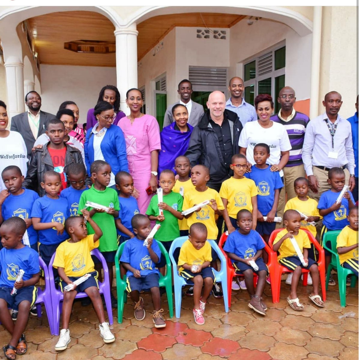 JordanFUNDATION's tweet photo. It was oll about #MtnThanxGiving #YellowFamilyForLife https://t.co/byXF6MeSYE
