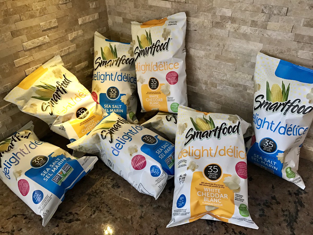 MissWest003's tweet photo. Went a little crazy at the @7ElevenCanada since they're the only place I've seen so far who sells them! #beenlookingeverywhere #obsessed #healthysnacks #Oscars90 #passthepopcorn @SmartfoodCanada https://t.co/5SyAiKQHgv