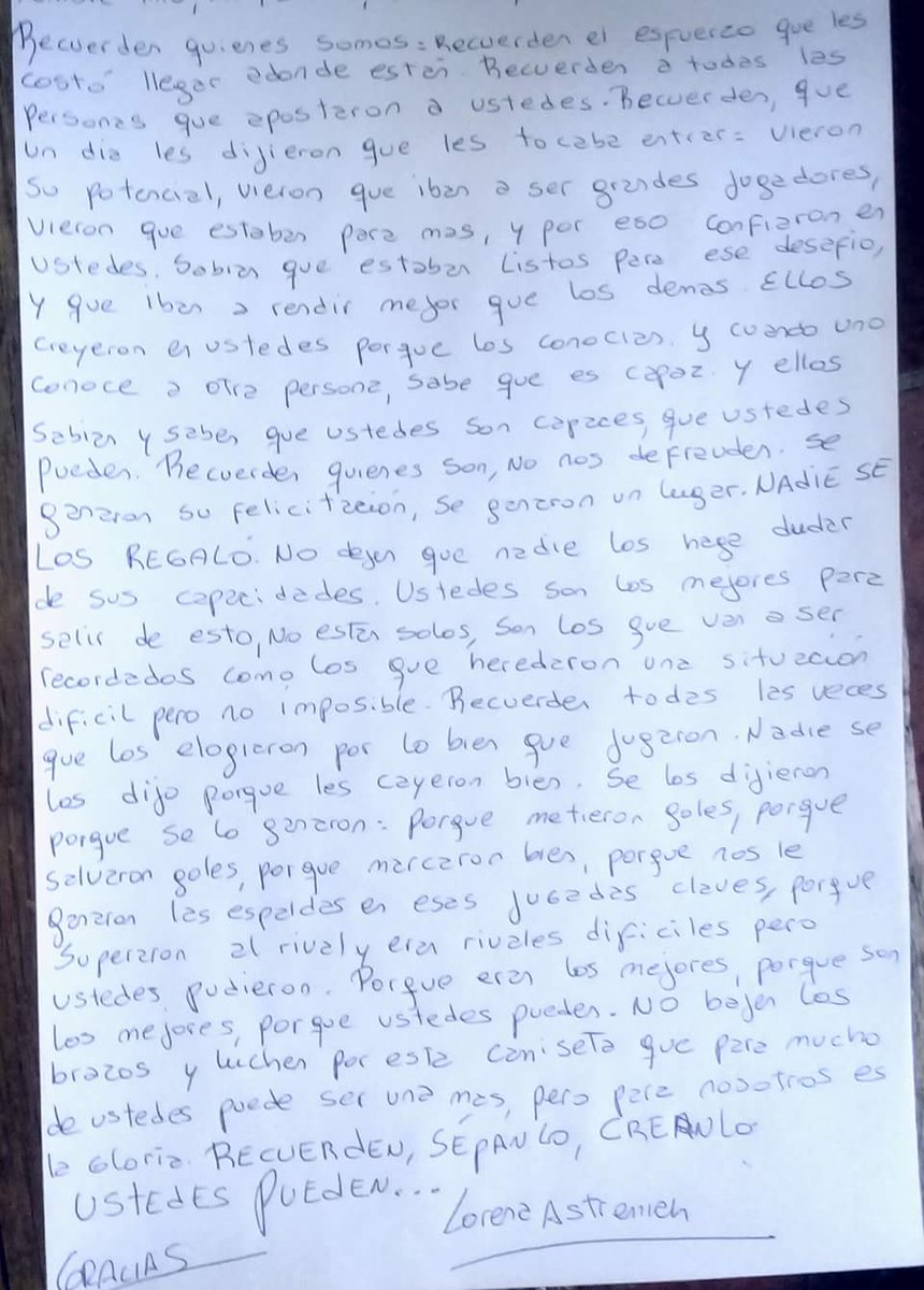 loreastremich's tweet photo. Ayer despues del partido me cruce a Esmerado y me dijo,gracias por la  carta fue el centro de la charla tecnica y me senti afortunada al saber que mis palabras allan llegado a los oidos de los jugadores  y al cuerpo tecnico.Que lindo ser de temperley😊😊 https://t.co/vYjIKLQdHj