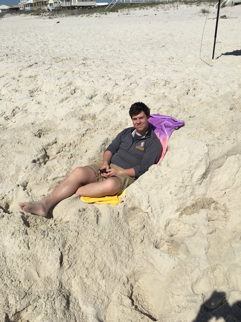 bandofshrimp's tweet photo. When you don’t have a beach chair, you improvise. #bandofshrimps https://t.co/c1ElPAo8VR