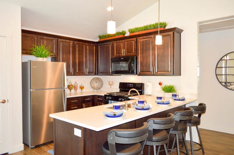 SeasonsForRent's tweet photo. You've heard a lot about apartment but check out how beautiful this townhome is. We love our Traverse Mountain Townhomes in Lehi. Give this a like if you love this cute kitchen!!
.
.
.
.
#townhomes #lehi #kitchen #seasons #seasonapartments #utah #utahhomes https://t.co/UONoXM4PgZ
