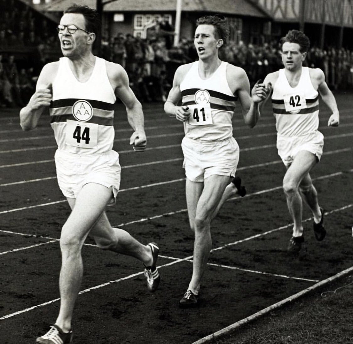 townrunaround's tweet photo. RIP #RodgerBannister #GoOnTheRunner #RunCommunity #LoveRunning https://t.co/dEnTZcSRfG