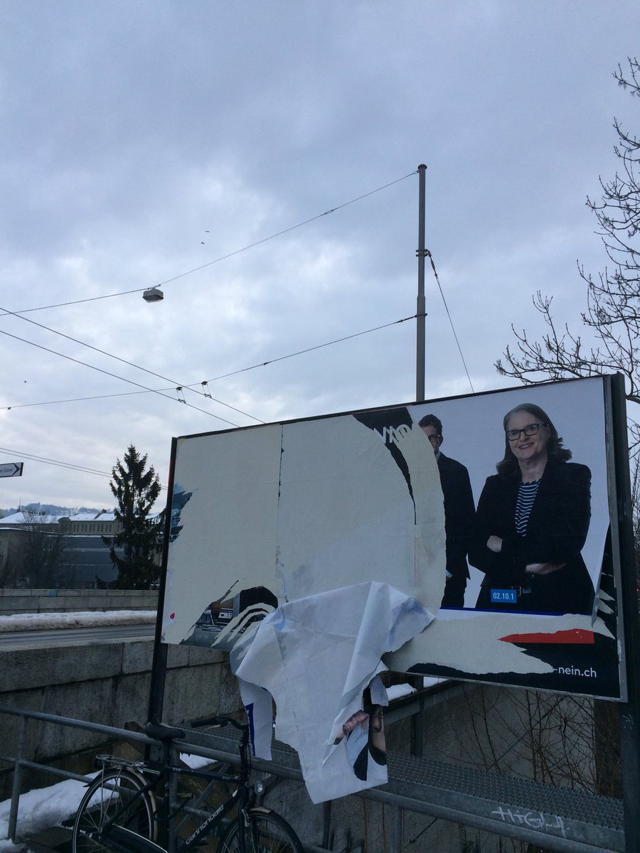 TomCBerger's tweet photo. Solche Idioten motivieren mich, mich umso stärker für #Offenheit, #Toleranz und vor allem #Respekt gegenüber anderen Meinungen einzusetzen. Jetzt bei der #WahlBE18 und weit darüber hinaus. Immerhin blieb Barbara #Freiburghaus hängen 🤓 https://t.co/QCSa5enMrU