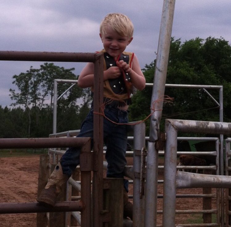 TemplesWilliam's tweet photo. Happy birthday cowboy, miss you more and more everyday...
#flyhighcowboy https://t.co/ZEHCetFluz