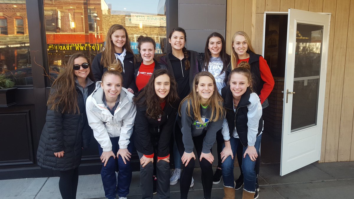 WIVBAcademy's tweet photo. 15B had a great time @ the Showcase, completed a scavenger hunt, old time photo, and finished 9th of 62 teams in the Dells. #AcadeFam https://t.co/IHdhzQG55Z