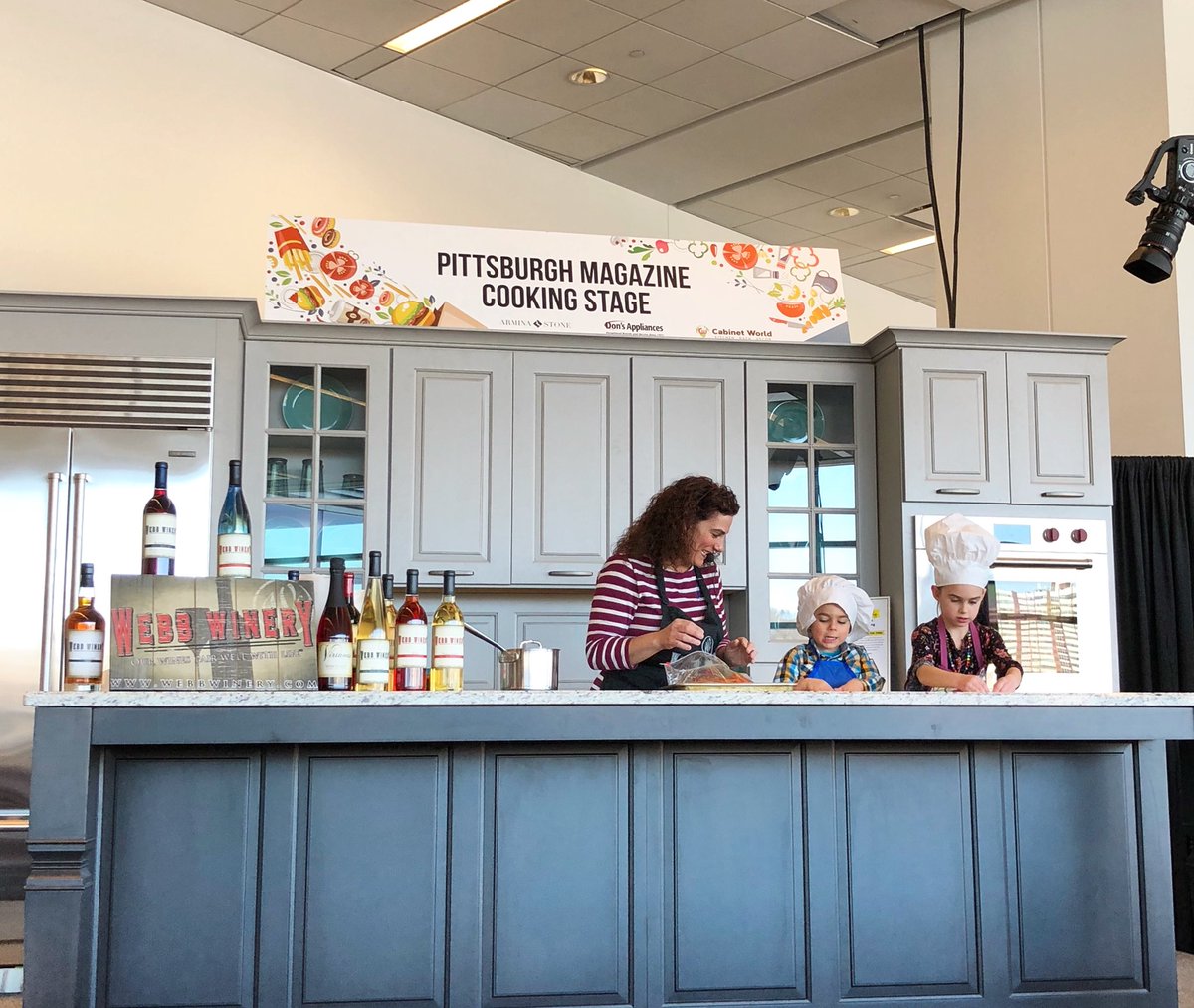 PghHomeGarden's tweet photo. We’re cooking with #kids here at the @PittsburghMag Cooking Stage! Those pepperoni rolls sure do look delicious 😋 @WebbWinery #PghHome2018 #pittsburgh https://t.co/1gKArk7RU7